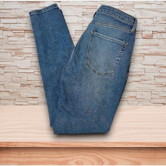 Forever 21 Straight Leg Button Fly High Rise Distressed Blue Jeans Size 29 EUC - Picture 1 of 6